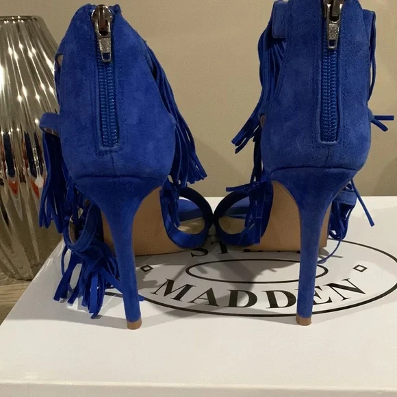 Blue suede heels! Fringly Style open toe with zipper back. Size US 6.5 - Picture 2 of 4